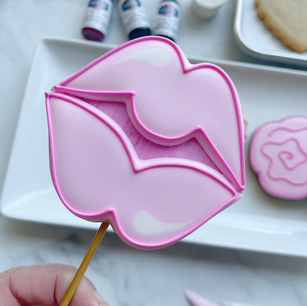 XOXO! Cookies & Sip Tue. January 31st 6:30pm-8:30pm